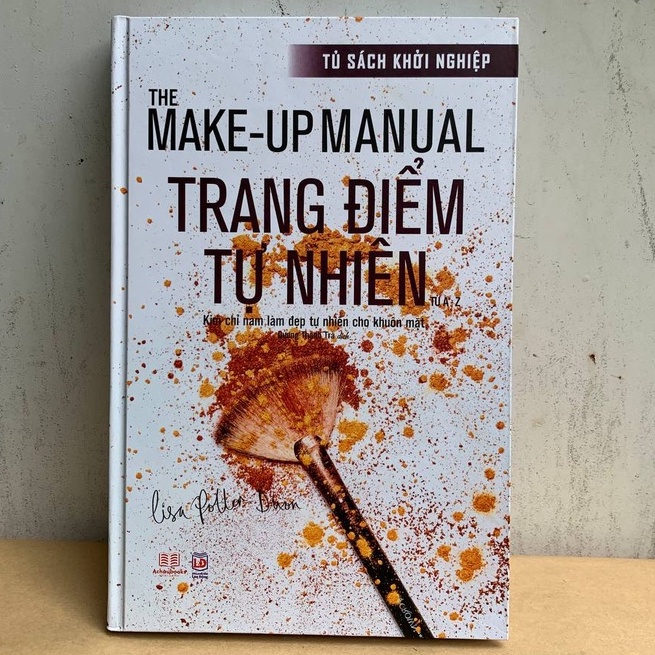 Sách - The Makeup Manual - Trang điểm tự nhiên, học cách trang điểm - Tặng kèm Bookmark xinh xắn