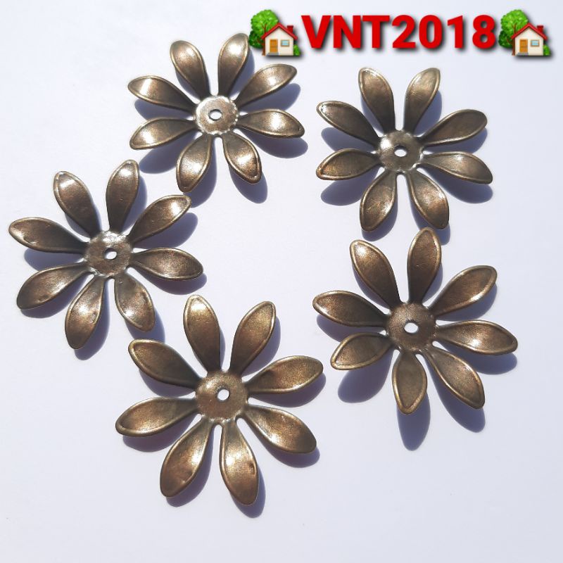 Mẫu hoa kim loại 8 cánh