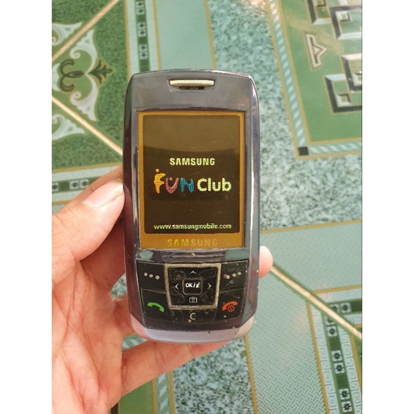 Điện thoại Samsung Sgh E250 nghe gọi