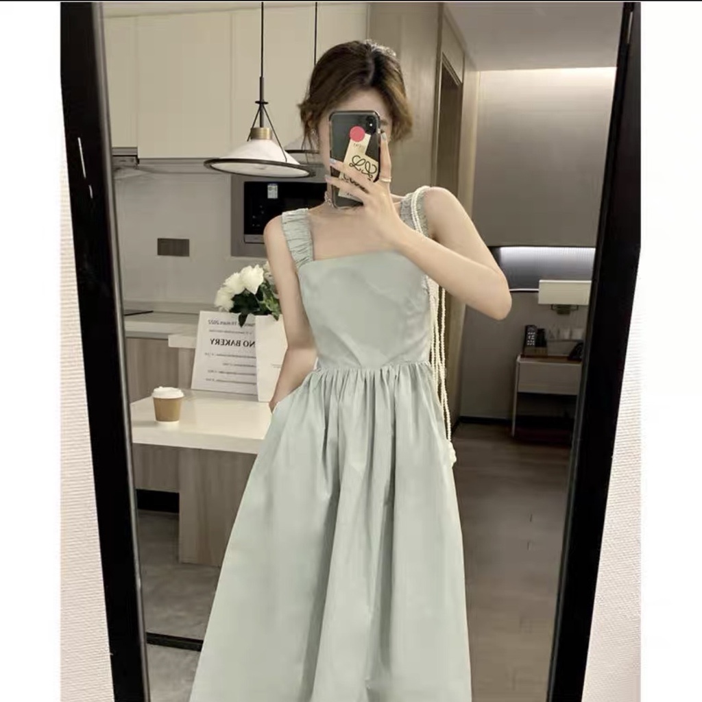 Đầm Babydoll dáng dài DON , form rộng và xòe nhẹ , váy có túi sườn tiện lợi . Chiếc váy cực On Trend mã H201