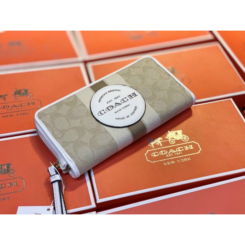 Ví coach khoá kéo