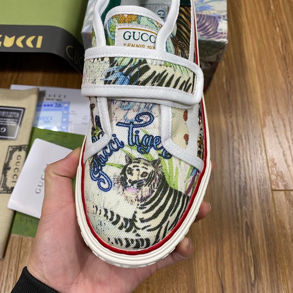 Giày nam nữ sieu cap gu ki Hổ quai ngang dán full như hình chụp