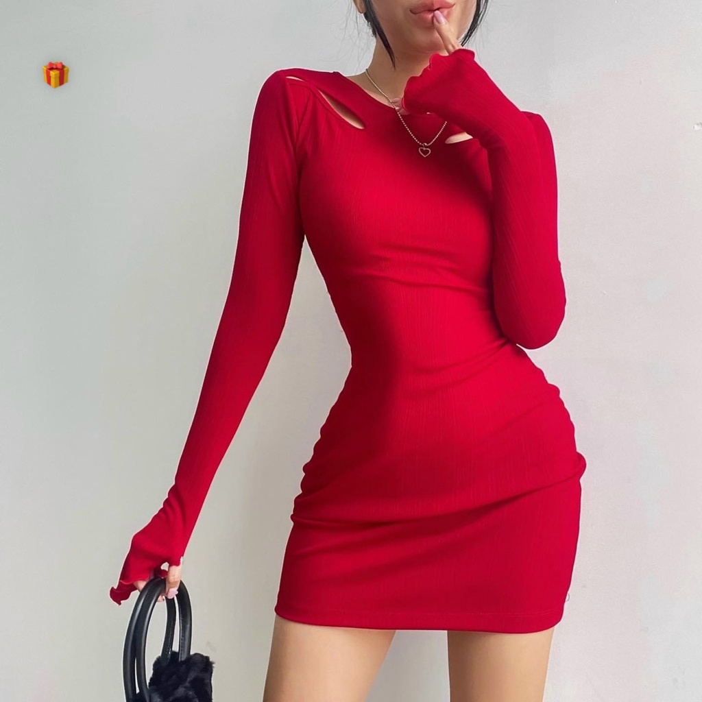Đầm cổ tròn tay dài xỏ ngón khoét nhẹ 2 bên vai ôm body dáng ngắn trơn cực xinh , chất thun gân mềm mịn
