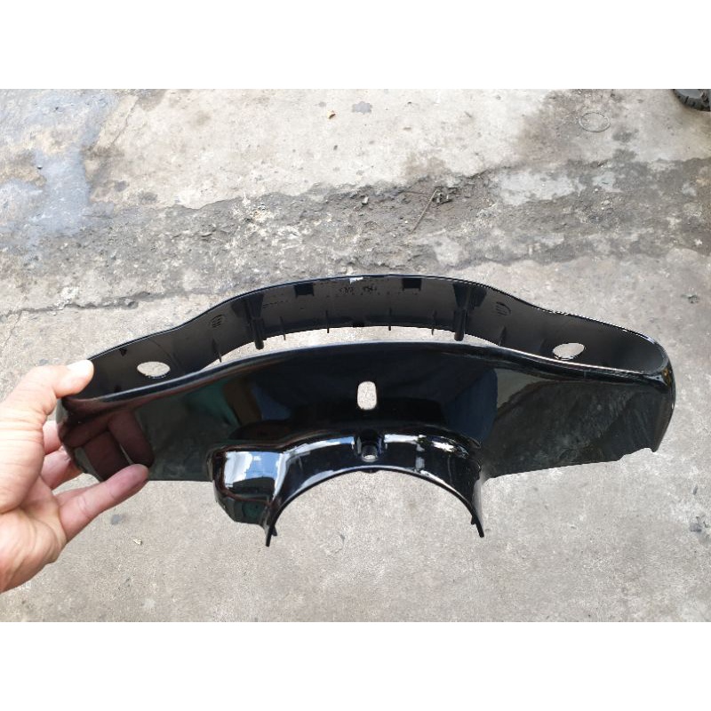 Nắp trước tay lái SYM Magic100 màu đen