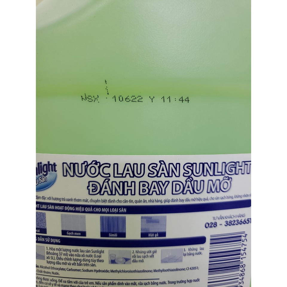 Nước Lau sàn Sunlight Đánh Bay Dầu Mỡ Hương Trà Xanh can 3.8kg