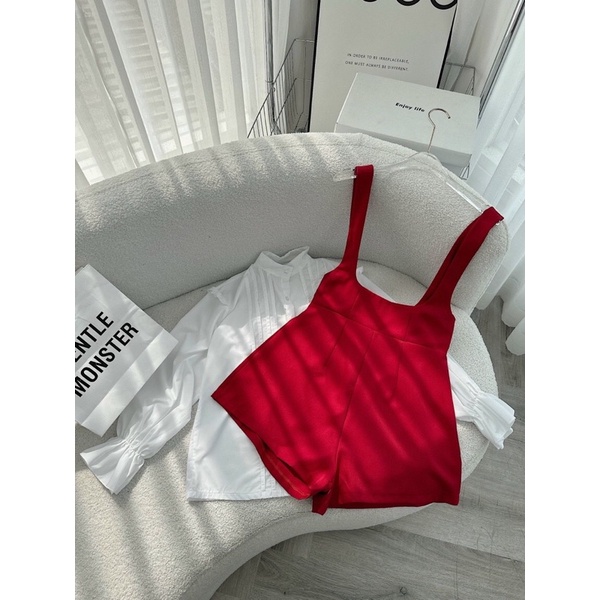 SET Yếm quần đỏ/caro kèm Áo sơ mi trắng tay phồng NÀNG CLOSET