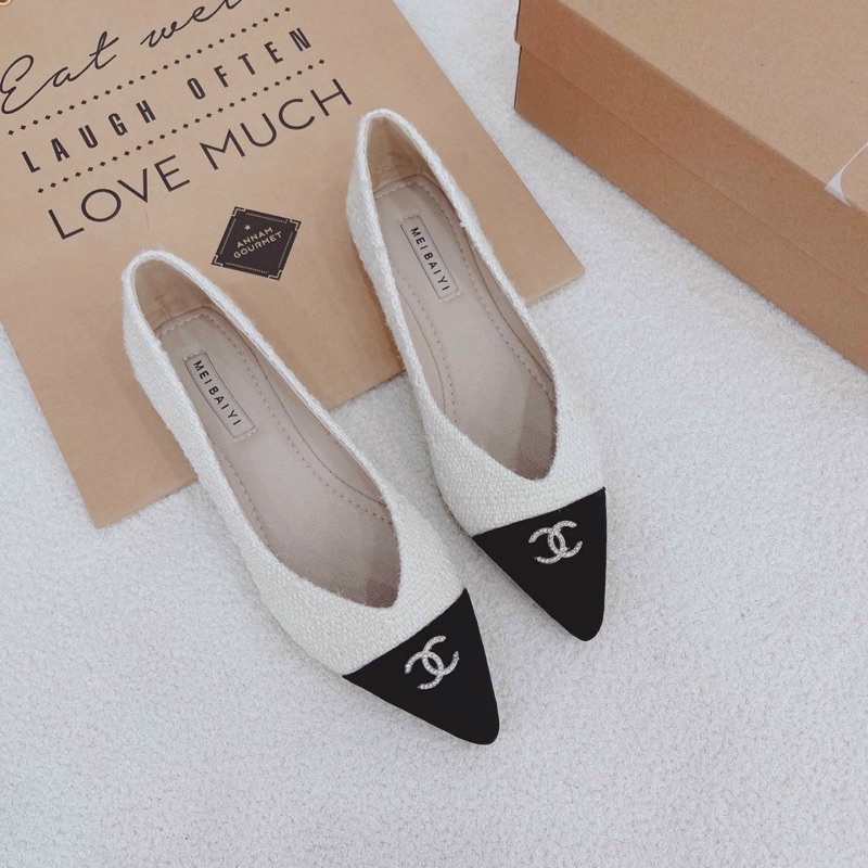 Giày Búp Bê Bệt Nhọn Khoá Siêu Hot Cực Sang Chảnh