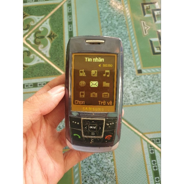 Điện thoại Samsung Sgh E250 nghe gọi