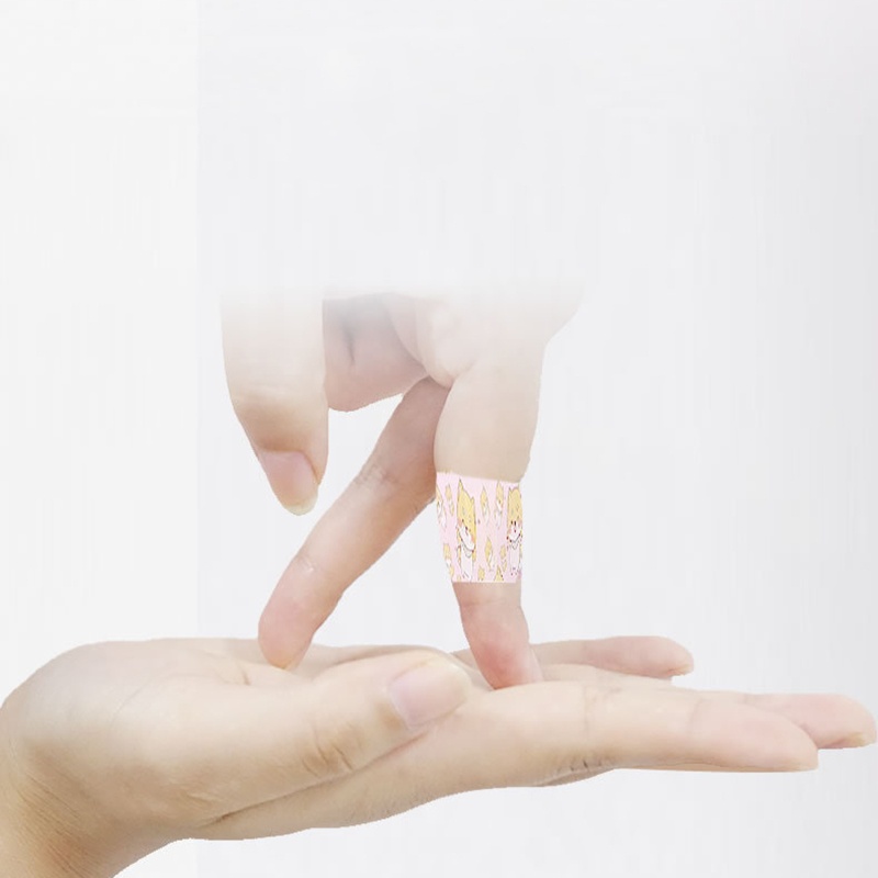 Băng Dán Vết Thương Thoáng Khí Chống Thấm Nước Họa Tiết Hoạt Hình Dễ Thương Cho Nữ