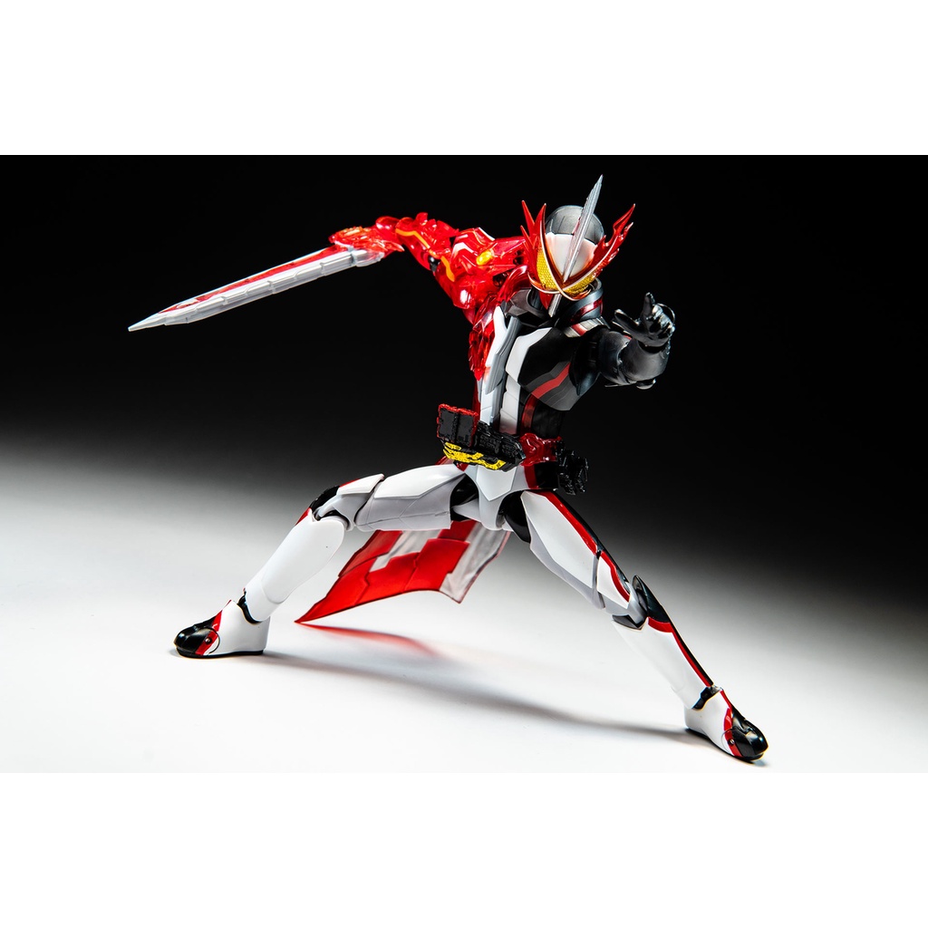 Mô hình nhân vật SHF Kamen Rider Saber Brave Dragon Clear Color Bandai