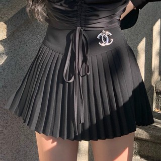 Chân váy dập ly phối logo xinh ❤️❤️❤️ (u)
