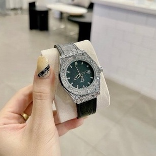 Đồng hồ nữ Hub mặt tròn 36mm đính đá dây silicon thơm DHN601