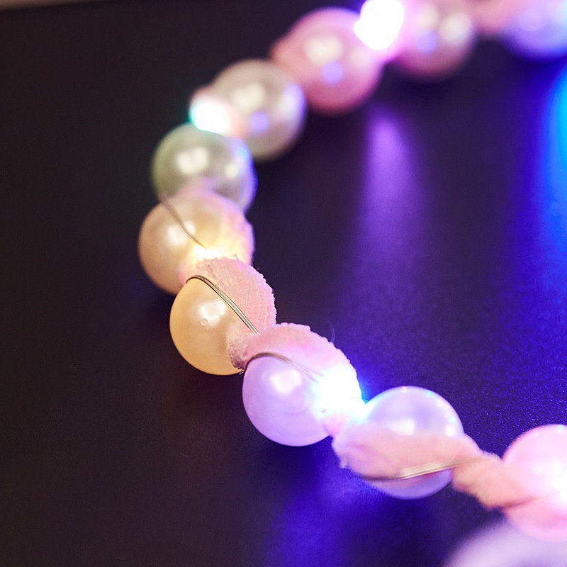 Băng Đô Ren Đính Ngọc Trai Có Đèn LED Phát Sáng Chống Trượt Phong Cách Hàn Quốc Mừng Năm Mới