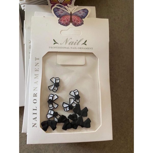 Cham trang trí móng tay có 7 mẫu