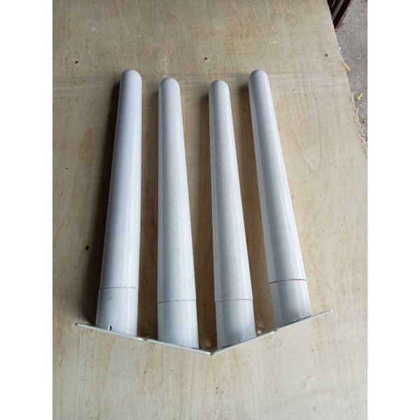 Chân bàn tròn gỗ tần bì sơn trắng, mặt bích thép sơn tĩnh điện ống lồng chân cao 40cm LikiDecor