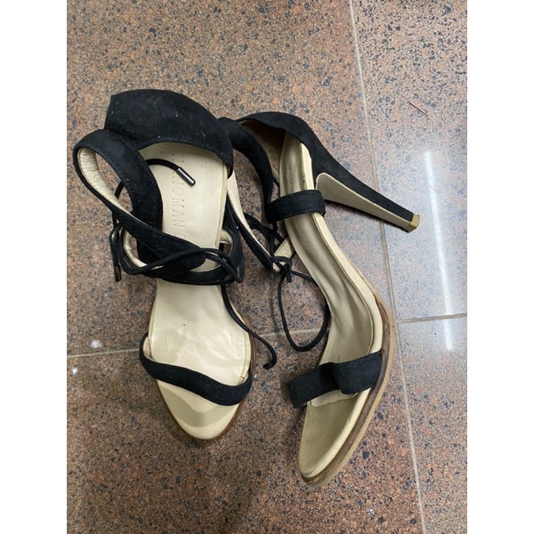 Giày đen dây mảnh ngang pass