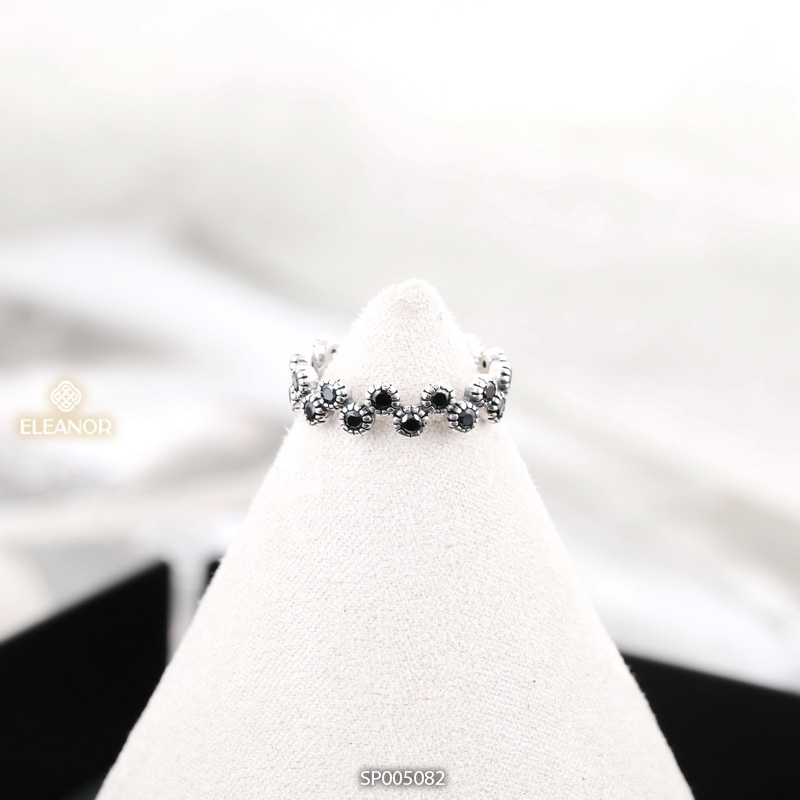 Nhẫn nữ hở bạc 925 Eleanor Accessories hình tròn zigzag đính đá màu đen cá tính phụ kiện trang sức 5082