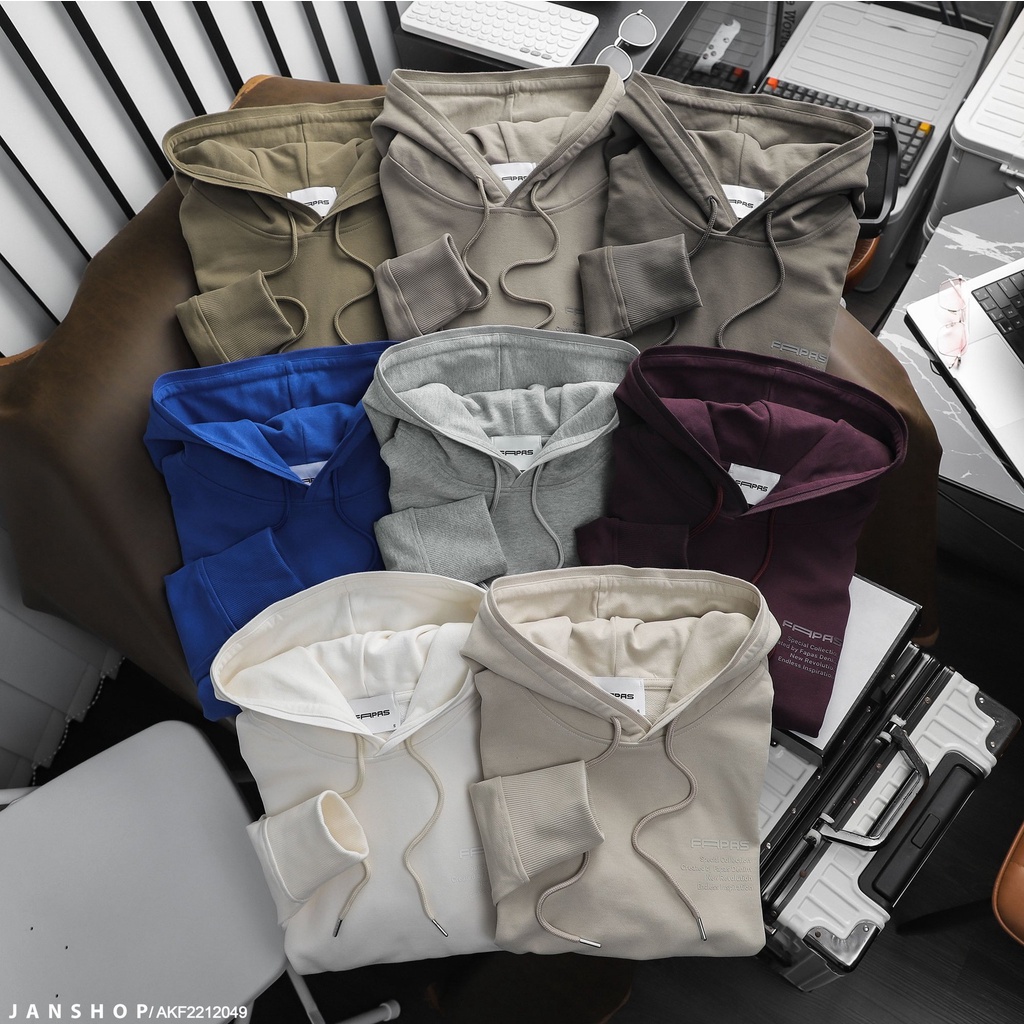 Áo khoác Hoodies không quá nổi bật nhưng vẫn tạo nên sức hút, quan trọng là giữ ấm cho cơ thể những ngày cuối năm