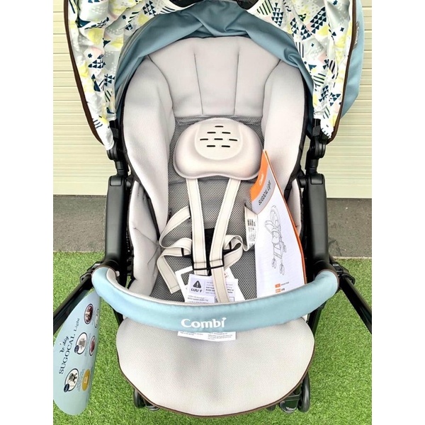 Xe đẩy Combi Sugocal Light 4 bánh quay tự động cho bé từ sơ sinh