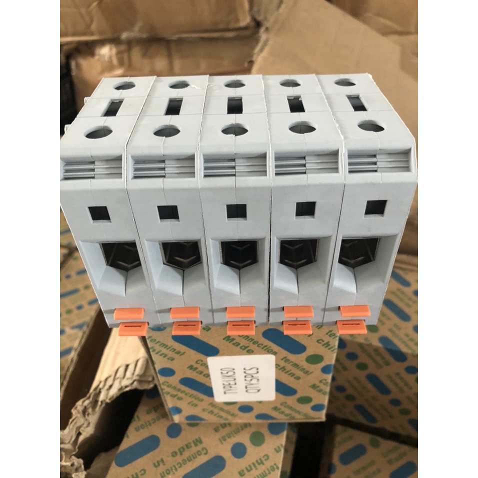 CẦU ĐẤU DÂY TERMINAL UK50
