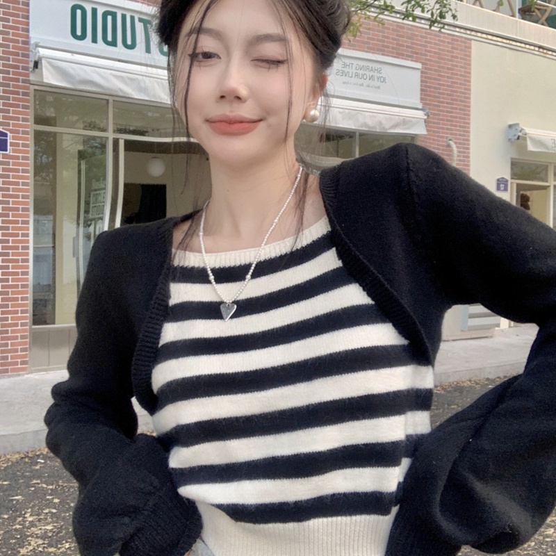 Áo sweater IELGY dáng rộng ngắn thời trang cho nữ