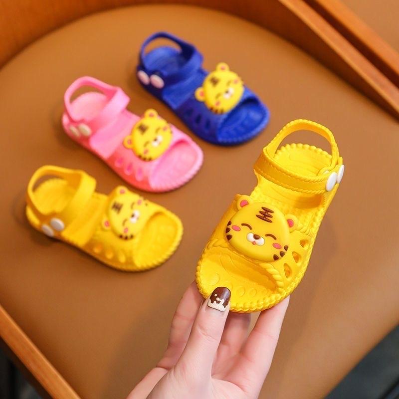 Phom Nhỏ Sandal Nhí Tập Đi Quai Nút Hổ Mềm Êm Cho Bé Trai Bé Gái