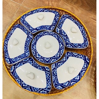 Khay đựng mứt Tết. Gốm sứ Bát Tràng.