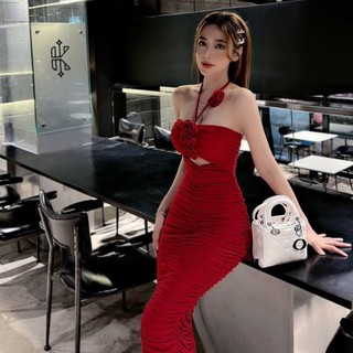 Đầm body cổ yếm đính hoa sáng dài - mau