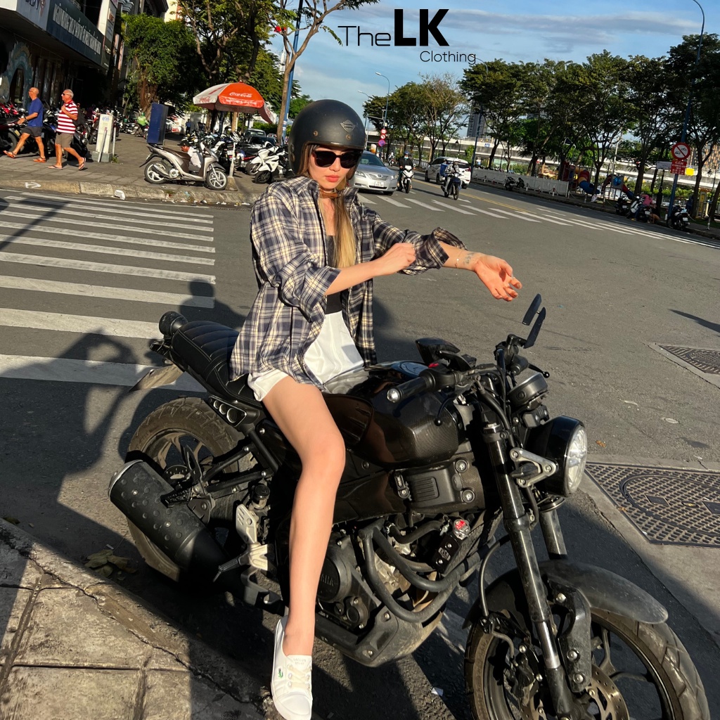 Áo Sơ Mi Sọc Caro Nữ Form Rộng Áo Khoác Sơ Mi Nữ Dáng Dài Sơ Mi Kẻ Sọc Xanh Đen The LK CLothing