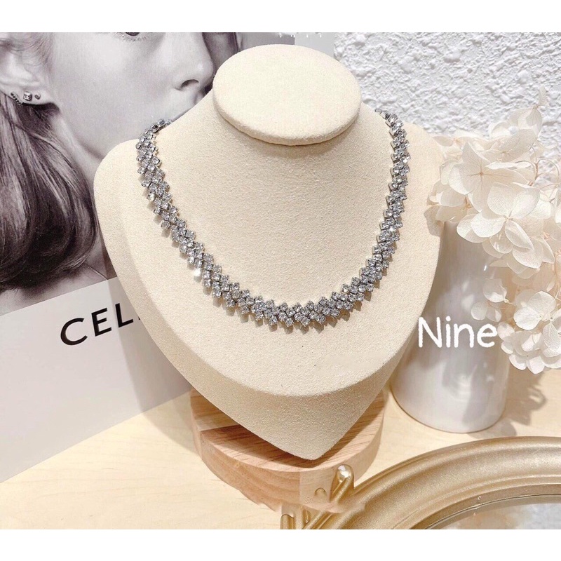 Chocker đá siêu sang