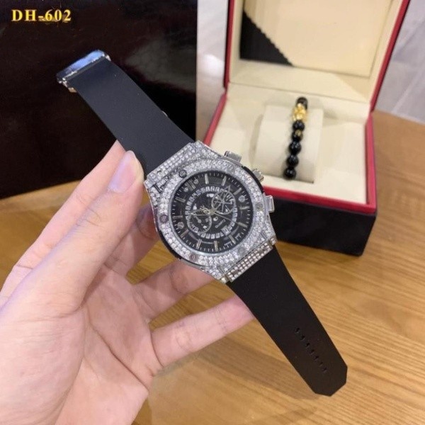 [Nam nữ + bảo hành 12th] Đồng hồ Nam HuB -42mm đính đá cao cấp