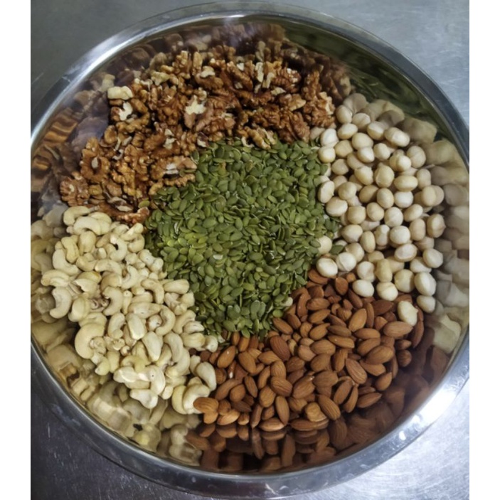 Mix 5 hạt nguyên vị (không nướng mật ong) gồm các hạt macca, óc chó, hạnh nhân, hạt điều, hạt bí xan