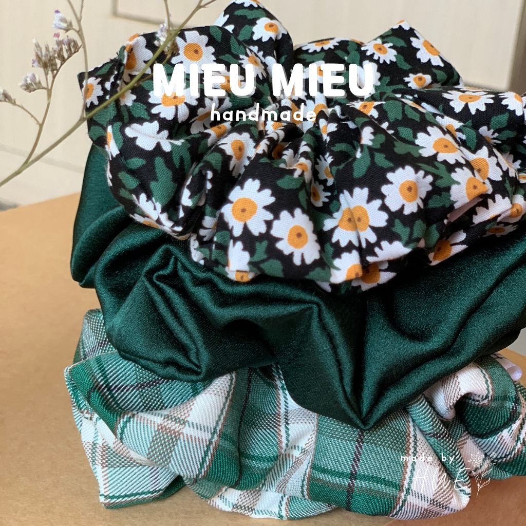 Scrunchies cột tóc handmade hoa tiết xanh lá xinh xắn S1023