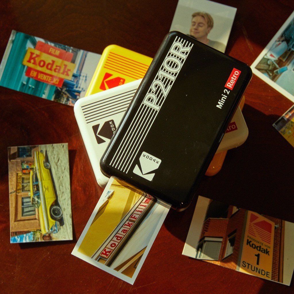 In ảnh Polaroid bằng film Kodak Mini Instant