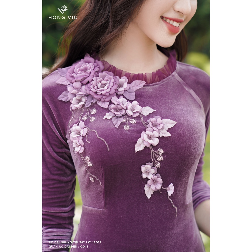 Áo dài nữ thiết kế Hong Vic nhung tím tay lỡ AD21