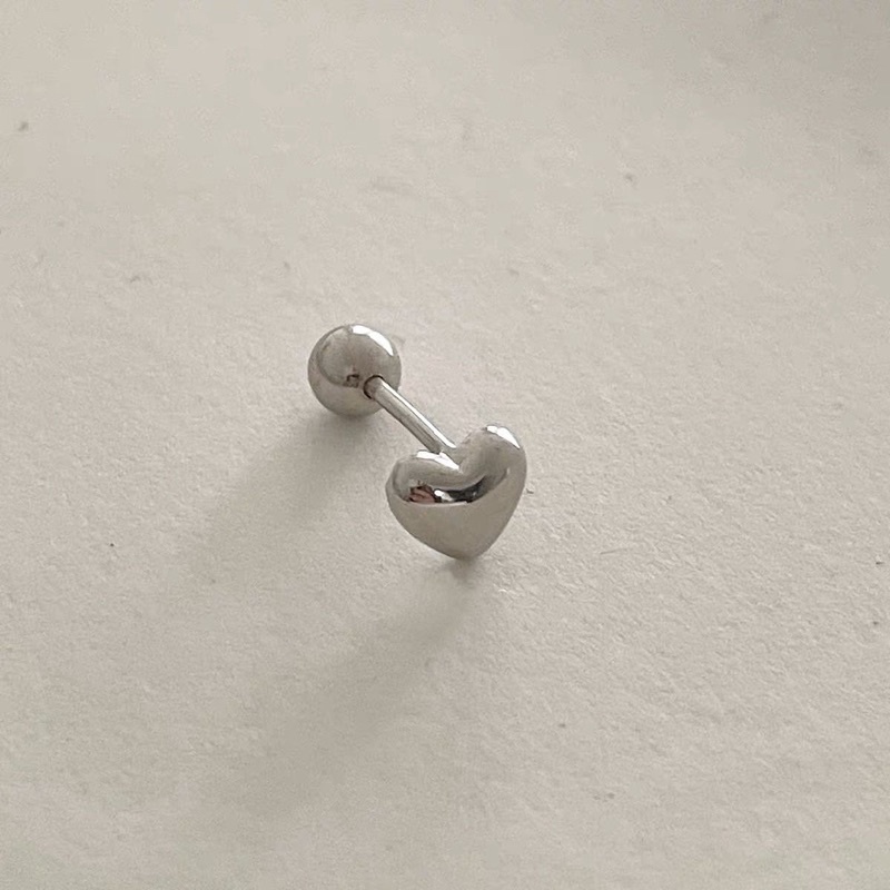 𝐯𝐞𝐥𝐯𝐞𝐭𝐩𝐢𝐧𝐤.𝐚𝐜𝐜🇰🇷 | Khuyên tai chốt bi vặn hình trái tim