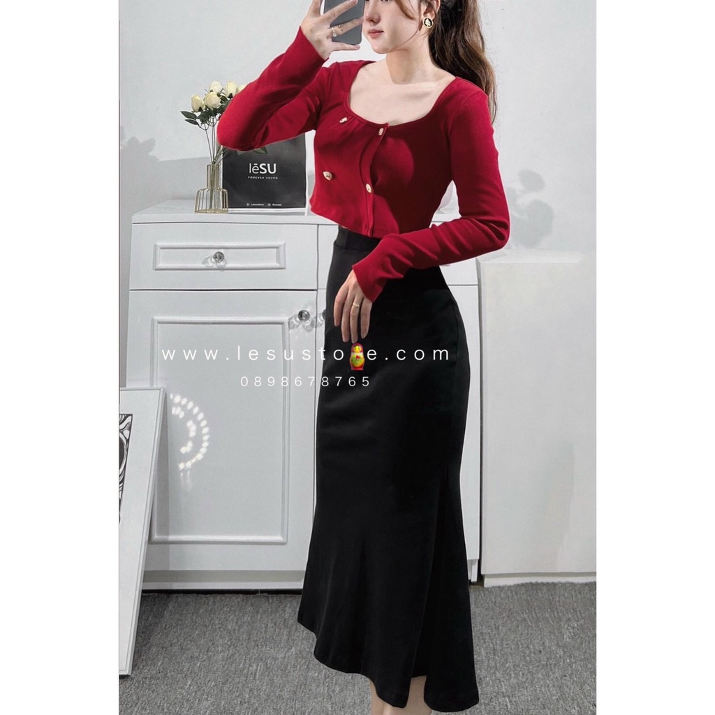 Áo kiểu tay dài cổ vuông croptop đính 4 nút ngọc cực xinh , chất thun gân mềm mịn mát