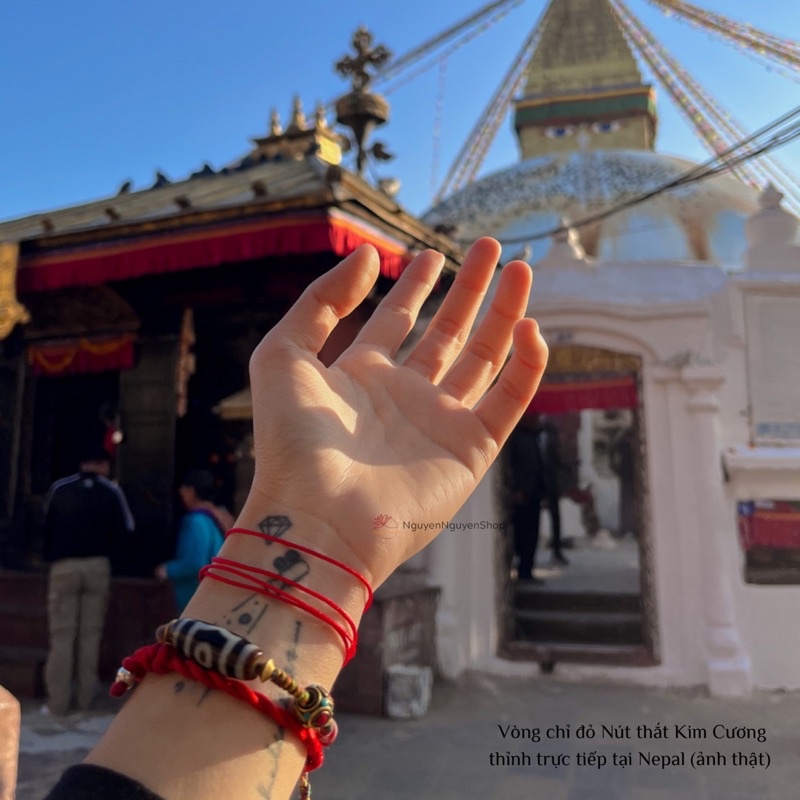 {Ảnh thật tại Nepal} Vòng chỉ đỏ thắt nút Kim Cương hộ mệnh bình an may mắn - Đã được Lama gia trì trực tiếp Nepal