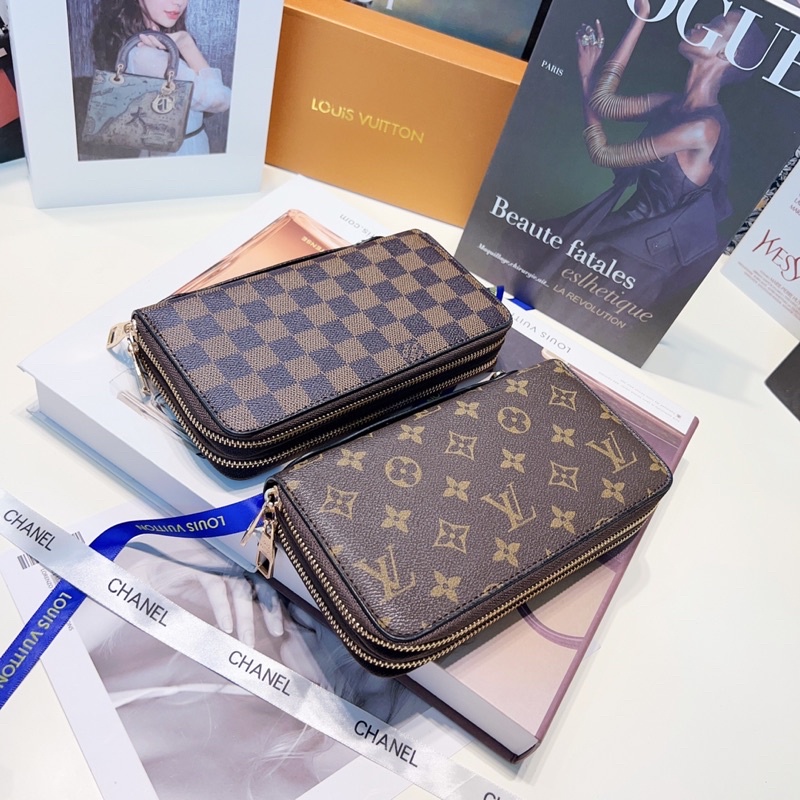 Ví dài khoá vàng