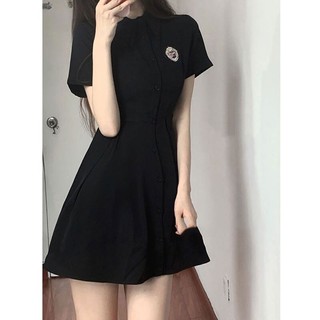 (Có Sẵn) Đầm đen chữ A thêu huy hiệu cho nữ ( Kèm ảnh thật )