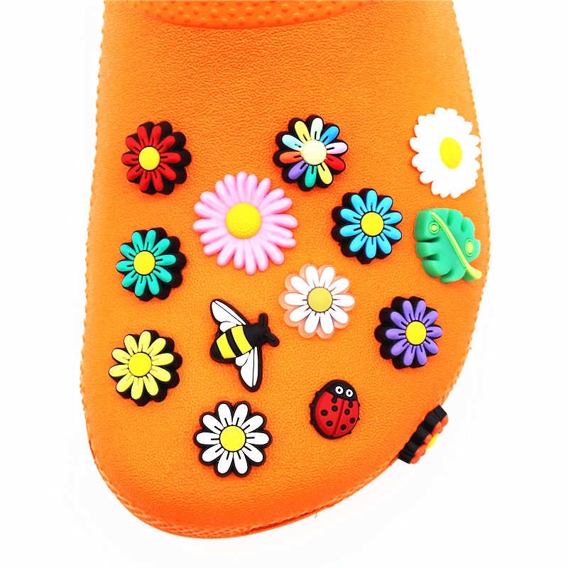 Jibbitz Crocs Button Dễ thương đầy màu sắc Daisy loạt giày trang trí Mini Bee Ladyboy phong cách giày phù hiệu FZL11