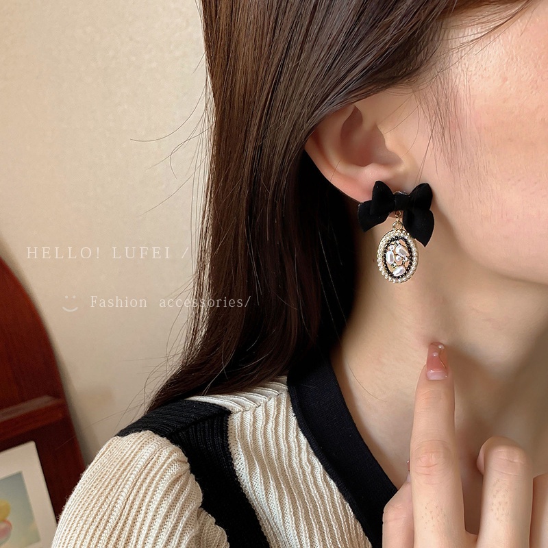 Đôi khuyên tai AY đính nơ màu đen/ be đính hạt ngọc trai nhân tạo phong cách thanh lịch thời trang cho nữ