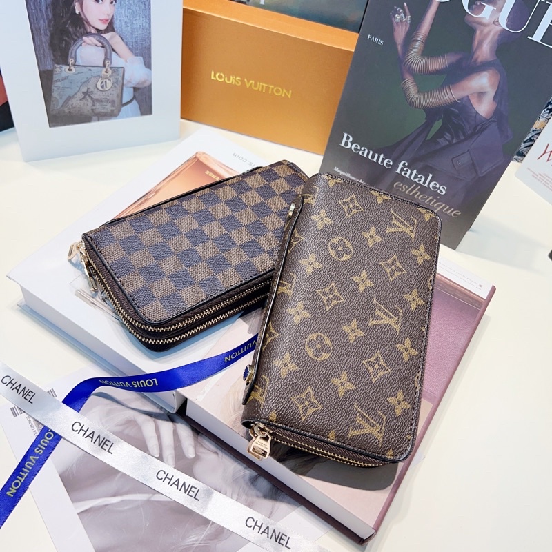 Ví dài khoá vàng