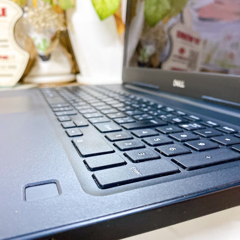 Laptop Dell Latitude 7390 Core i5/8350U/8GB/SSD/13.3''/Full HD-TS/Win10) Có Vân Tay Siêu Sang. Bảo hành 12 thá