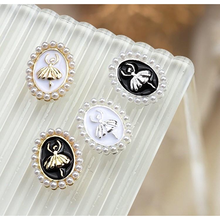 Charm Kim Loại Thương Hiệu Cao Cấp Trắng Đen Trang Trí Móng CA