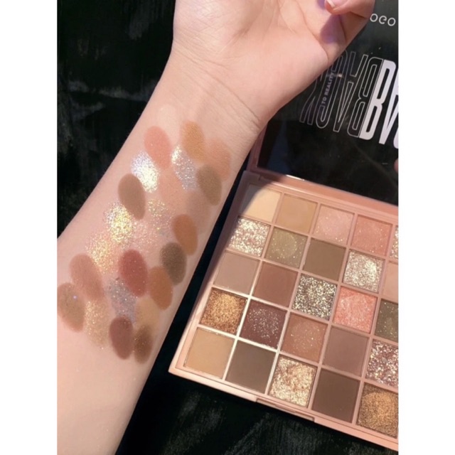 Bảng phấn mắt 25 ô Gogo Tales Crystal Color siêu xinh trang điểm mắt lấp lánh tạo điểm nhấn
