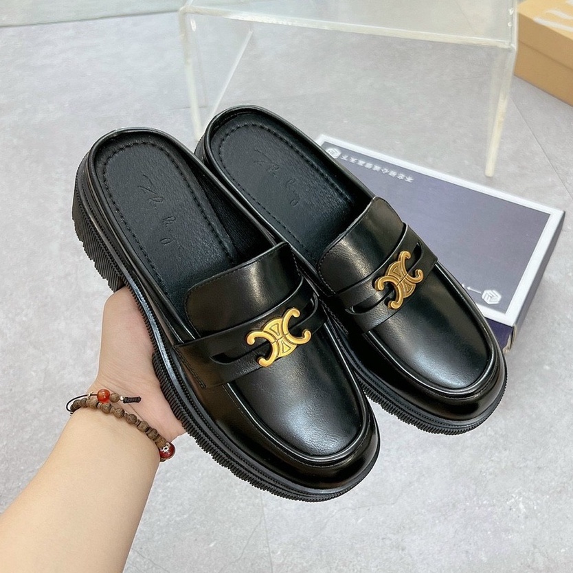 Sục nữ khóa Celine đế đúc cao 5p, chất da xi và da bóng. Hàng quảng châu cao cấp có hộp đưng