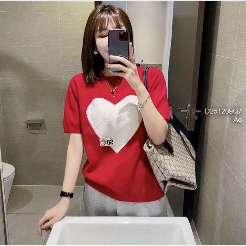 Áo len tay ngắn cổ tròn ngực phối hình trái tim VIENS STORE