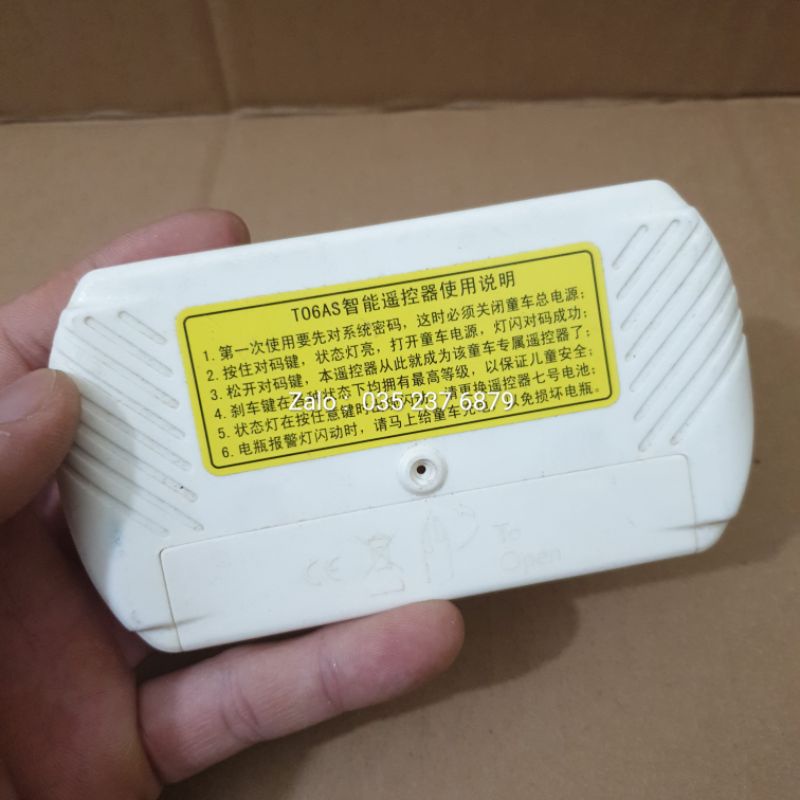 Combo khiển T06AS-2G4 và mạch R8BJ-2G4S-12V cho xe oto điện trẻ em