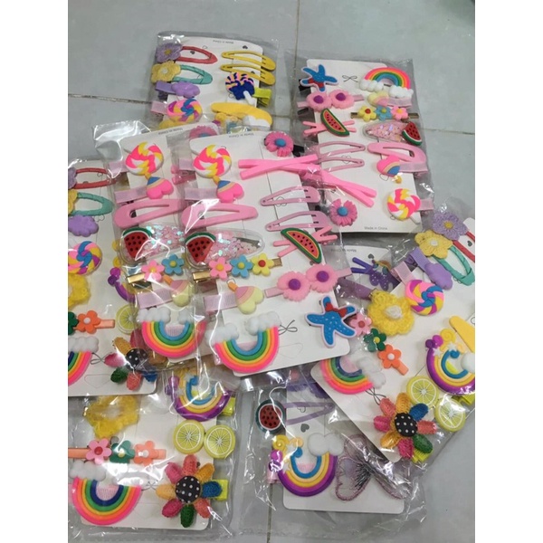 Séc kẹp tóc bé gái